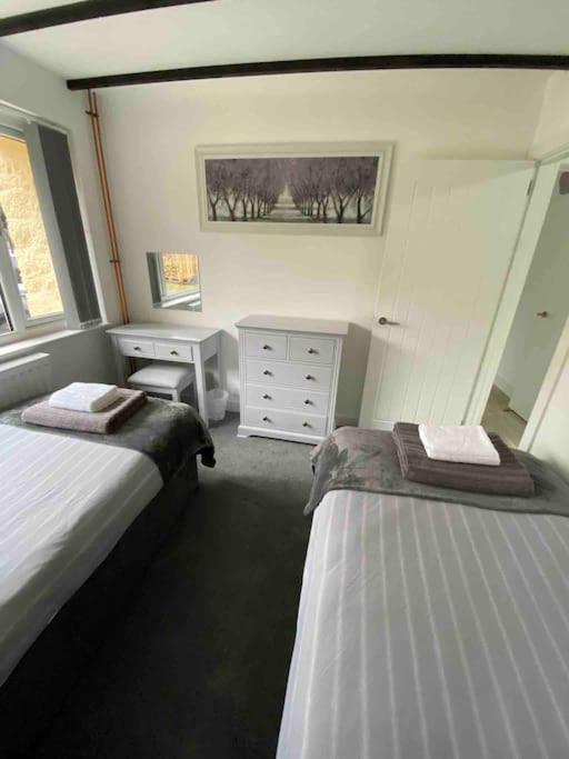 Beautiful Renovated Former Coach House 兰代洛 外观 照片