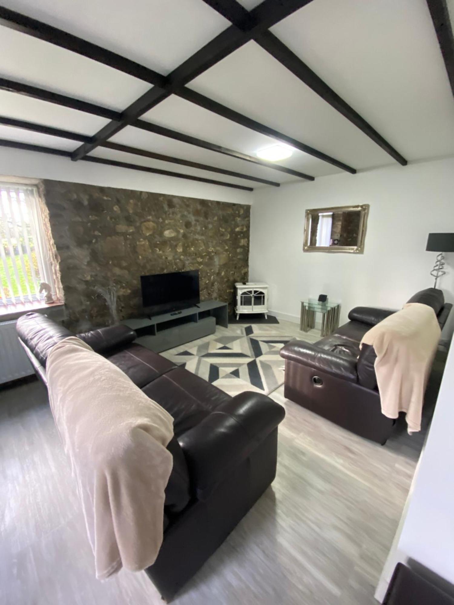 Beautiful Renovated Former Coach House 兰代洛 外观 照片